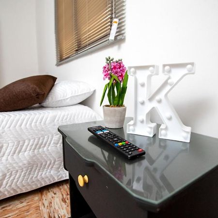 Komodo Alojamiento- Hostal Autoservicio, Ubicado Cerca Al Centro Historico - Bano Privado, Wifi , Cama 2X2 Y Agua Caliente Y Cocina Compartida Popayan Dış mekan fotoğraf