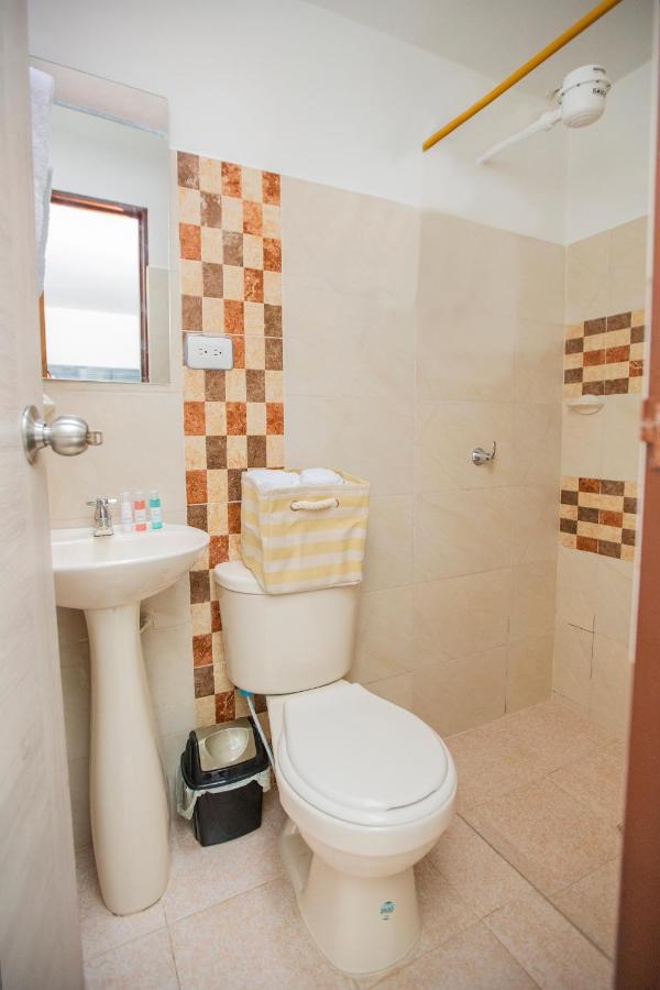 Komodo Alojamiento- Hostal Autoservicio, Ubicado Cerca Al Centro Historico - Bano Privado, Wifi , Cama 2X2 Y Agua Caliente Y Cocina Compartida Popayan Dış mekan fotoğraf