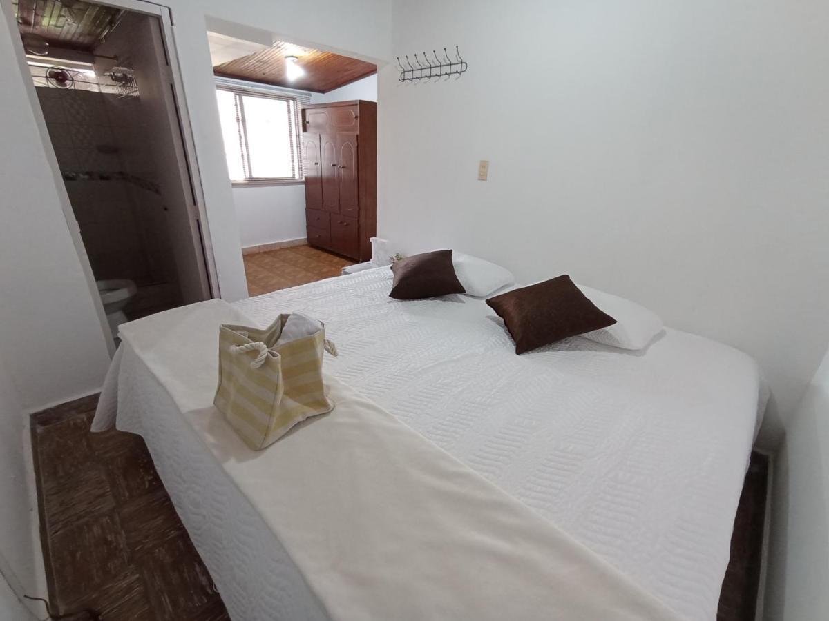 Komodo Alojamiento- Hostal Autoservicio, Ubicado Cerca Al Centro Historico - Bano Privado, Wifi , Cama 2X2 Y Agua Caliente Y Cocina Compartida Popayan Dış mekan fotoğraf