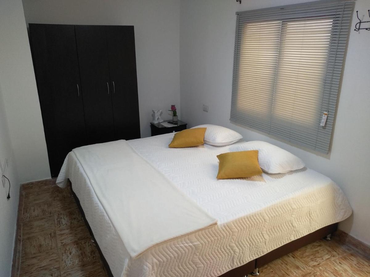 Komodo Alojamiento- Hostal Autoservicio, Ubicado Cerca Al Centro Historico - Bano Privado, Wifi , Cama 2X2 Y Agua Caliente Y Cocina Compartida Popayan Dış mekan fotoğraf