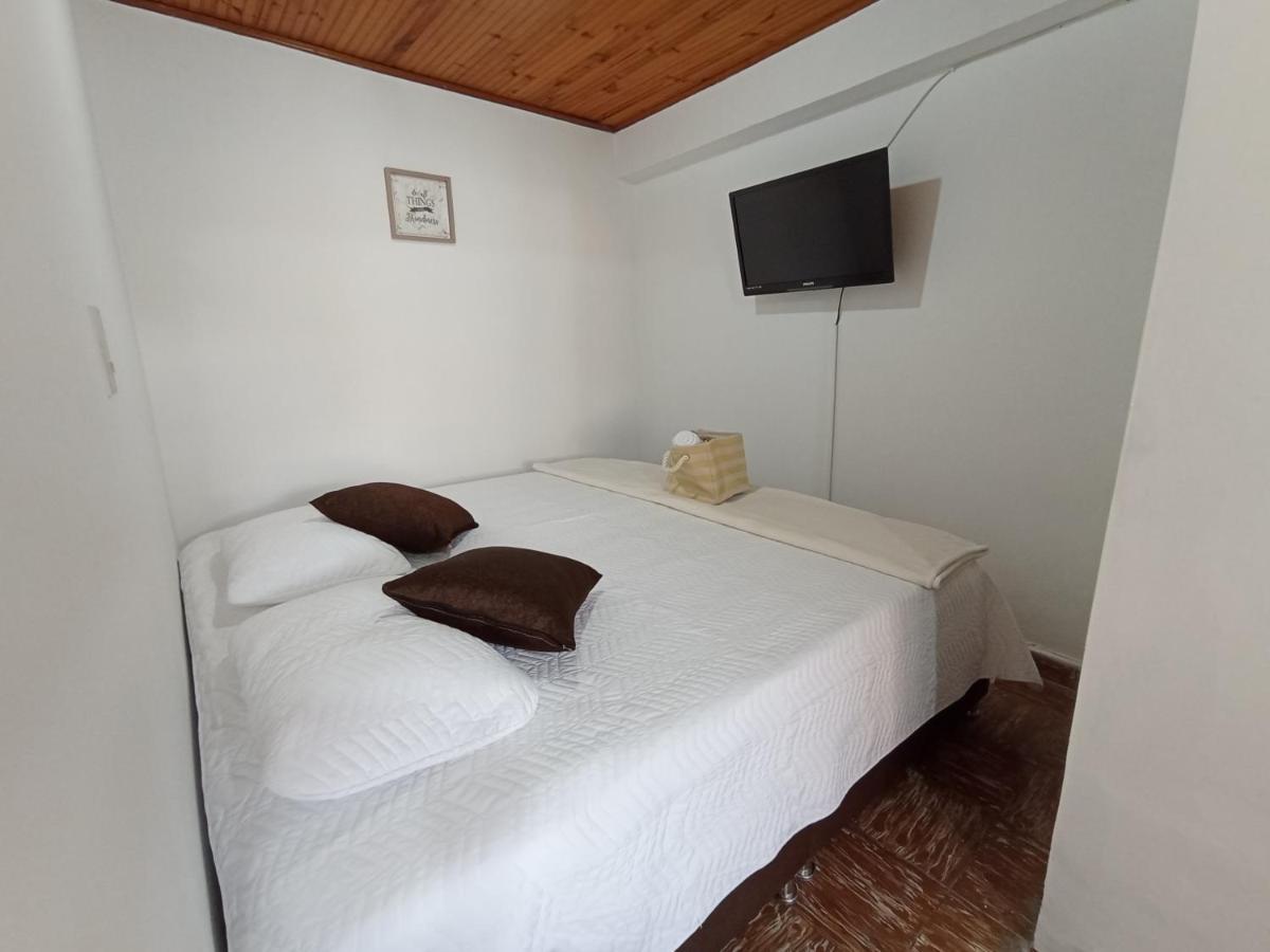 Komodo Alojamiento- Hostal Autoservicio - Ubicado Muy Cerca Al Centro Historico -Habitaciones Con Bano Privado, Wifi , Cama 2X2 Popayan Dış mekan fotoğraf