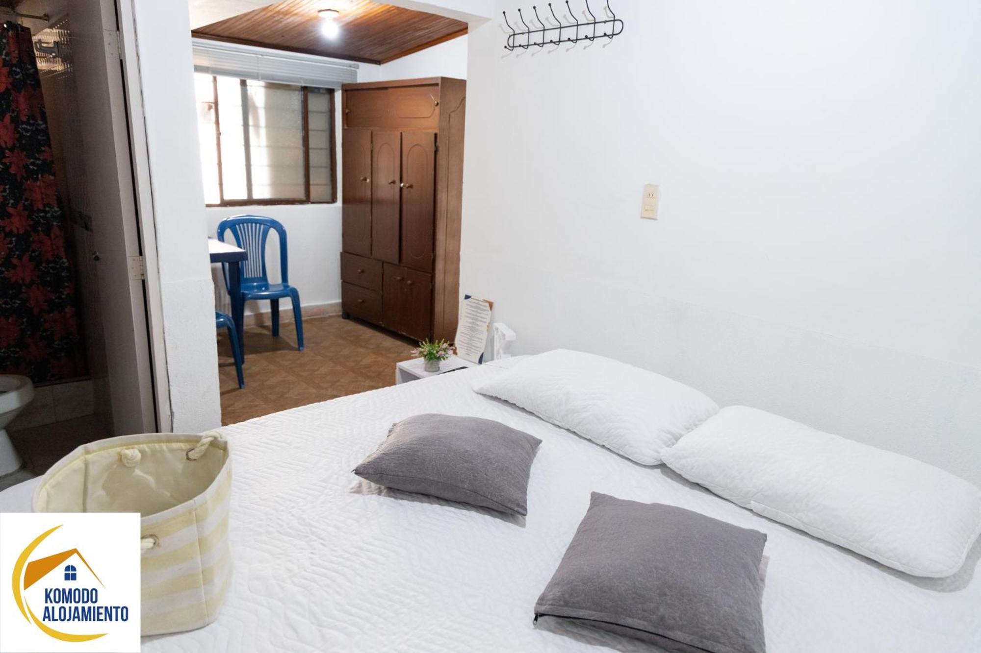 Komodo Alojamiento- Hostal Autoservicio - Ubicado Muy Cerca Al Centro Historico -Habitaciones Con Bano Privado, Wifi , Cama 2X2 Popayan Dış mekan fotoğraf