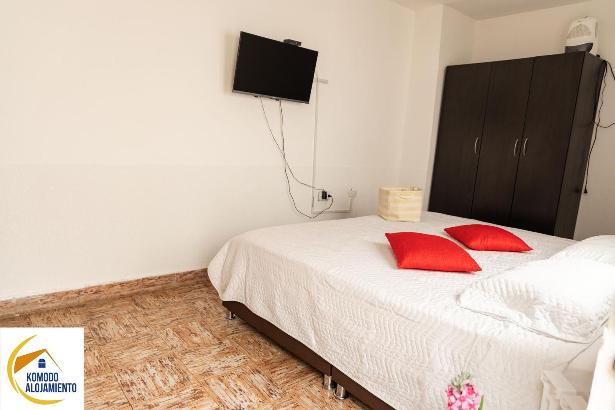 Komodo Alojamiento- Hostal Autoservicio, Ubicado Cerca Al Centro Historico - Bano Privado, Wifi , Cama 2X2 Y Agua Caliente Y Cocina Compartida Popayan Dış mekan fotoğraf